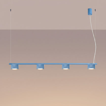 Suspension poutre 4 spots Aura bleu azur, lumière allumée
