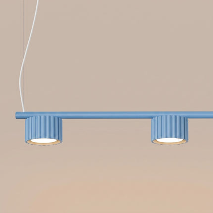Suspension poutre 4 spots Aura bleu azur, packshot de trois quarts