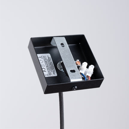 Suspension Prisme Moderne 1 Noire, détail du culot et du câble