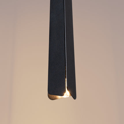 Suspension Prisme Moderne 1 Noire, détail de la finition du métal