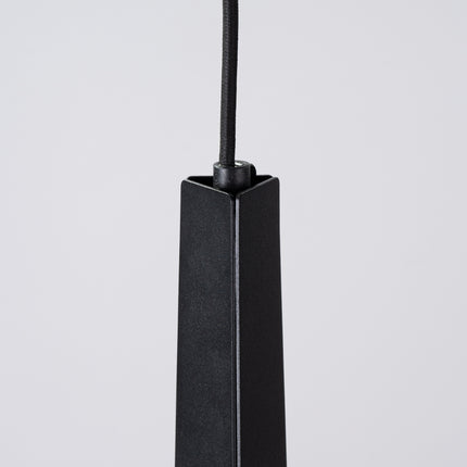 Suspension Prisme Moderne 1 Noire, détail de l'intérieur du profilé