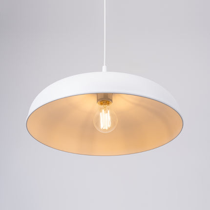 Suspension Pur Gina blanc mat vue rapprochee dans un decor cocooning