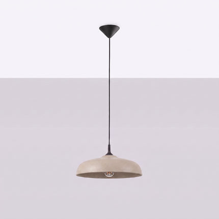 Suspension Pur Gina dôme en acier taupe, vue en situation sur fond clair