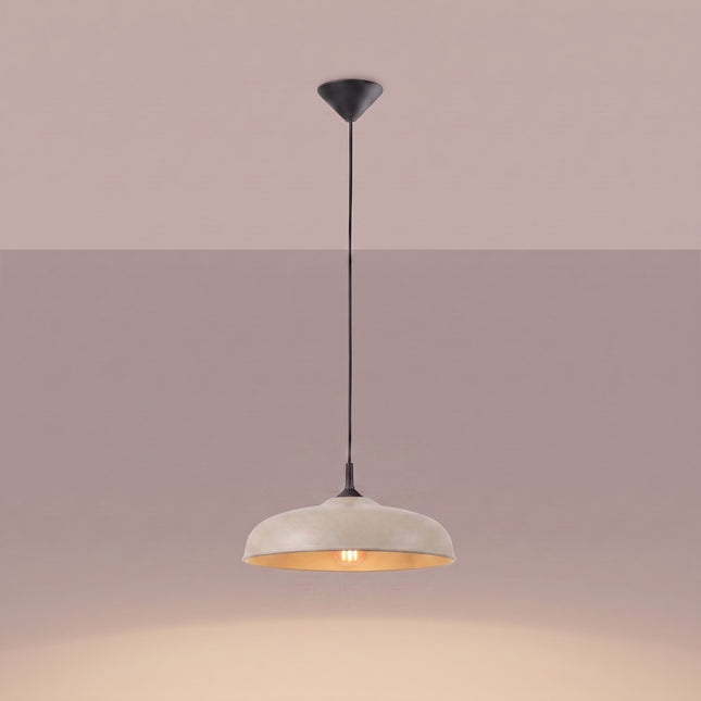 Suspension Pur Gina dôme en acier taupe allumée, lumière chaude diffusée