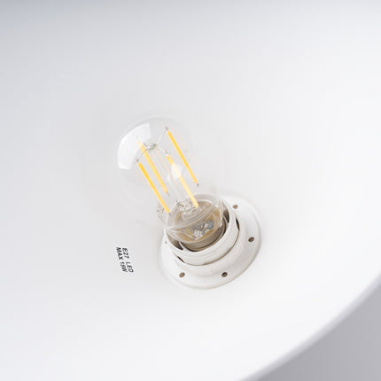 Duo de suspensions Pur Zuna blanc mat suspendues de part et d'autre d'une tete de lit