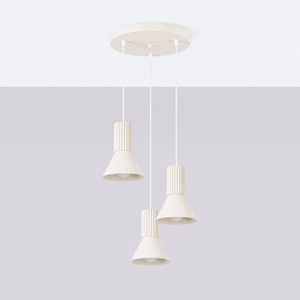 suspension ronde 3 cônes à fût cannelé beige, vue en situation
