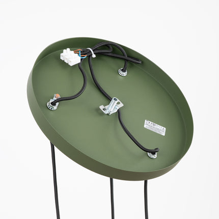 suspension ronde 3 cônes beiges à fût cannelé vert olive, mécanisme de montage