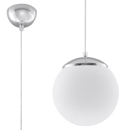 Suspension Sphère 20 en verre opale et chrome présentée seule sur fond neutre