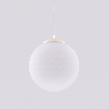 Suspension Sphère Opaline beige clair 30 cm, vue de détail du globe