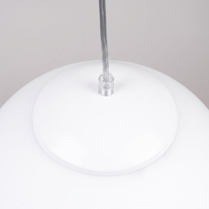 Suspension Sphère Opaline blanche 20 cm, détail de la douille et du câble