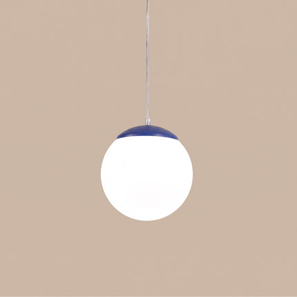 Suspension Sphère Opaline bleu outremer 20 cm, vue de détail du globe