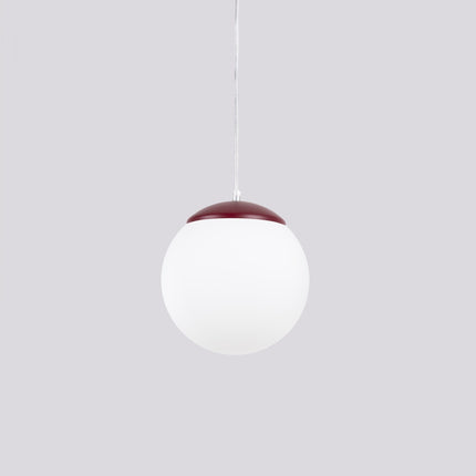 Suspension Sphère Opaline bordeaux 20 cm, packshot de trois quarts