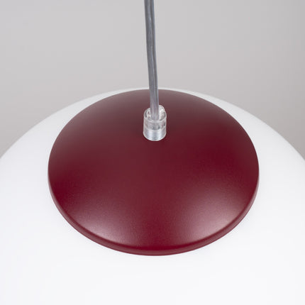 Suspension Sphère Opaline bordeaux 40 cm, détail de la douille et du câble