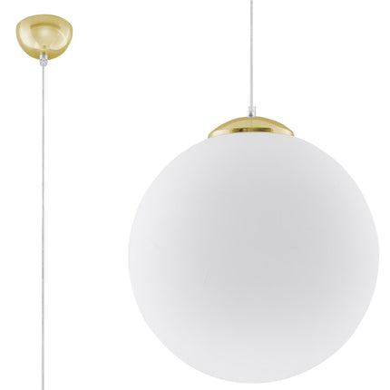 Détail de la rosace dorée arrondie et de la calotte dorée coiffant le grand globe opalin de la suspension 40 cm