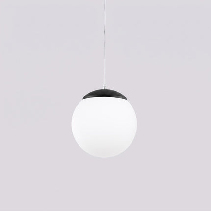 Suspension Sphère Opaline noire 20 cm, packshot de trois quarts