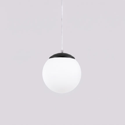 Suspension Sphère Opaline noire 30 cm, packshot de trois quarts