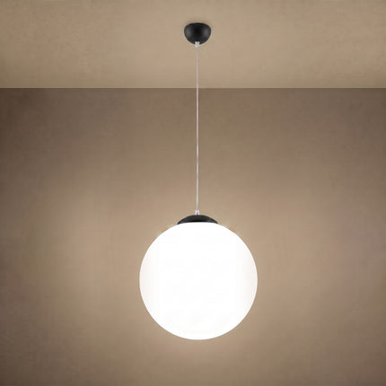 Suspension Sphère Opaline noire 40 cm, vue de détail du globe