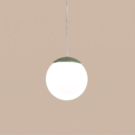 Suspension Sphère Opaline vert olive 20 cm, vue de détail du globe