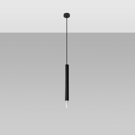 Suspension tube fine en acier noir sur fond gris clair, diffuseur en verre transparent au bas du tube