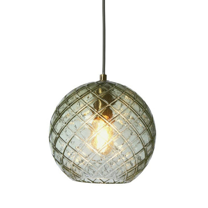Suspension Venice globe en verre soufflé vert et doré présentée sur fond blanc