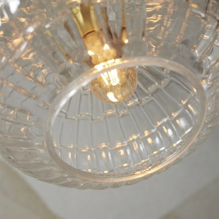 Vue de dessous de la suspension Venice, verre nervure et ampoule E27 apparente