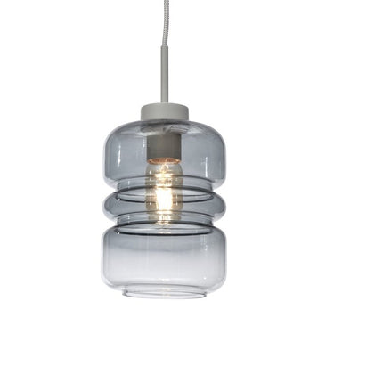 Suspension Verona en verre soufflé dégradé gris clair, Ø15 cm, douille E27 sur fond blanc