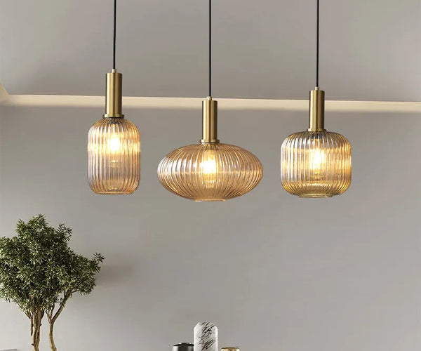 Suspension en Verre Coloré au Design Rétro Élégant