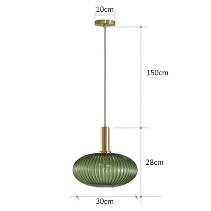 Suspension en verre côtelé au design rétro et moderne dans un intérieur épuré.