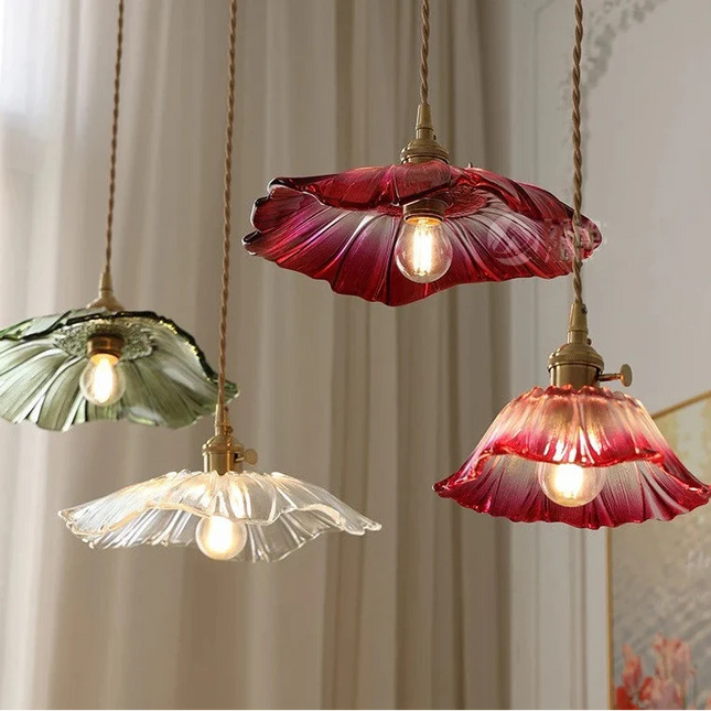 Suspensions en verre sculpté en forme de fleur suspendues, coloris vert, rouge, rose et transparent