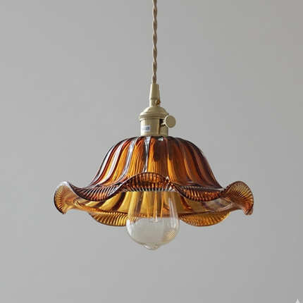 Suspension en verre floral ondulé ambré et laiton doré avec câble torsadé, vue de face