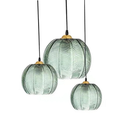 Suspension en verre à motif nordique au style minimaliste et lumineux.