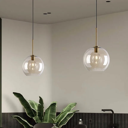 Suspension en verre nordique minimaliste dans une chambre épurée