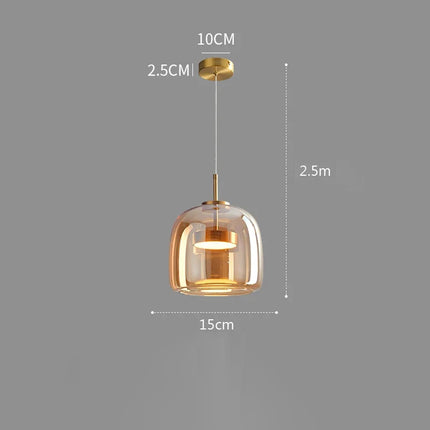 Suspension en verre soufflé à la forme galbée, presque une cloche renversée