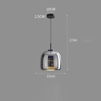 Suspension en verre soufflé gris fumé au design nordique et galbé