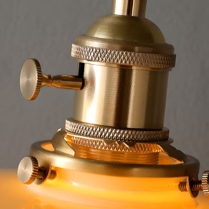 Douille en laiton doré à interrupteur à molette allumée, suspension en verre vert vintage