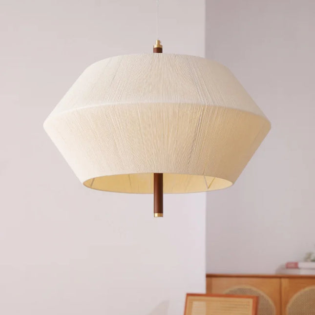 Suspension en tissu blanc style Wabi-Sabi pour une touche naturelle et zen.