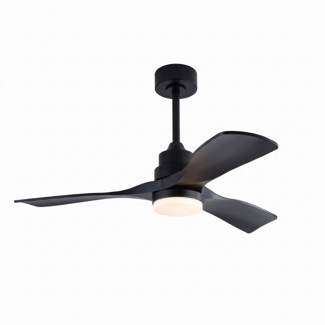 Ventilateur de plafond 107 cm noir mat, trois pales incurvées et disque lumineux, sur fond blanc